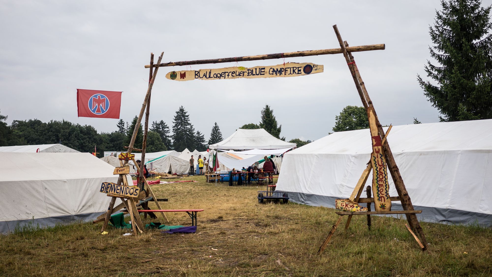 Ich wollte die großen politischen Utopien finden. In einem Zeltlager mit 2.500 jungen Sozialisten. Am Ende stand ich betrunken in einer Höhle im Wald.