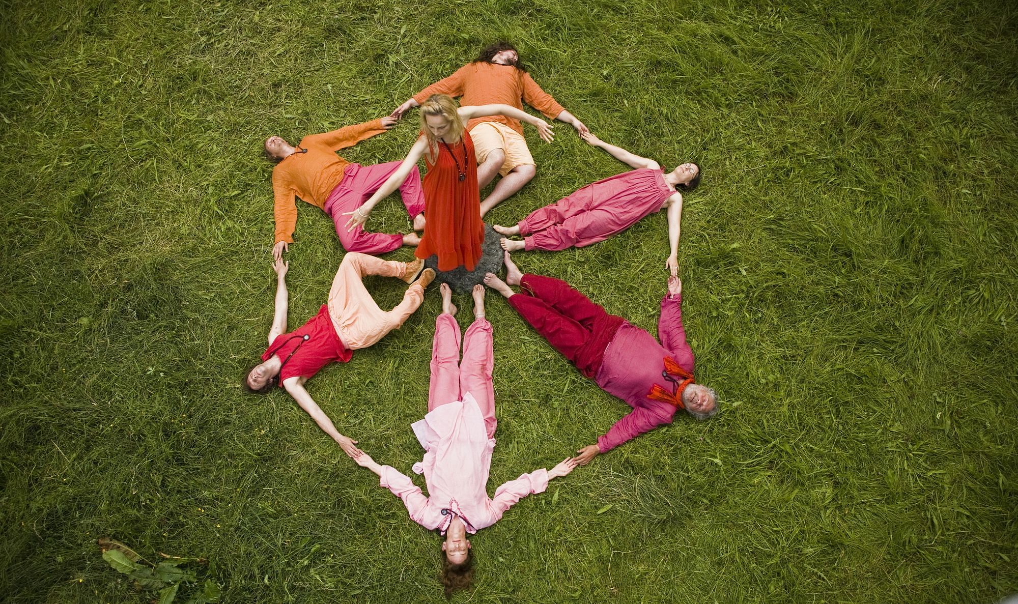 Ist es normal, mehrere Menschen gleichzeitig zu lieben?