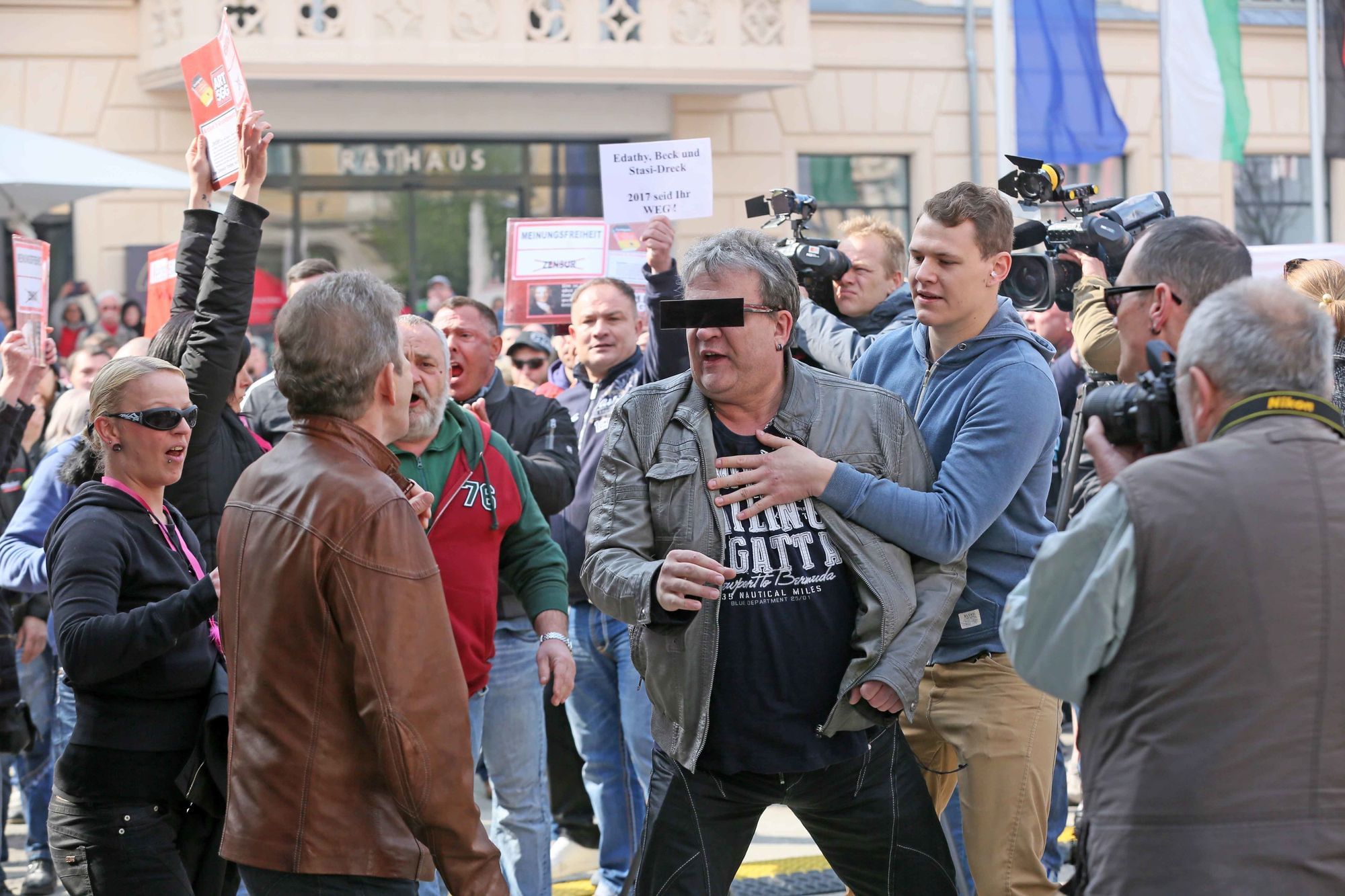 Rechts sind immer nur die anderen