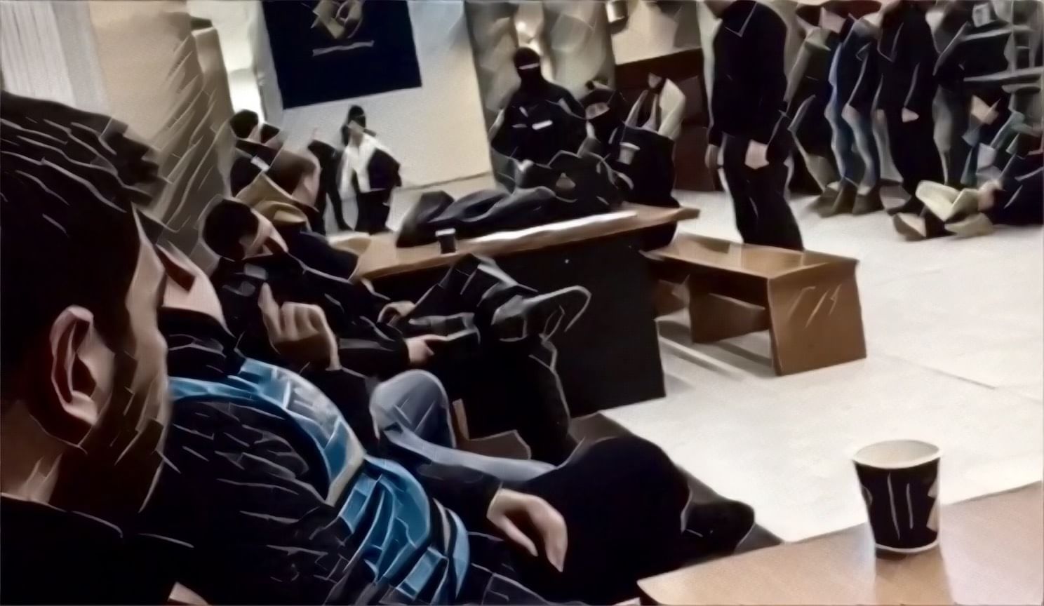 Wie ich in Bukarest festgenommen wurde, weil ich NICHT wie ein Hooligan aussehe 