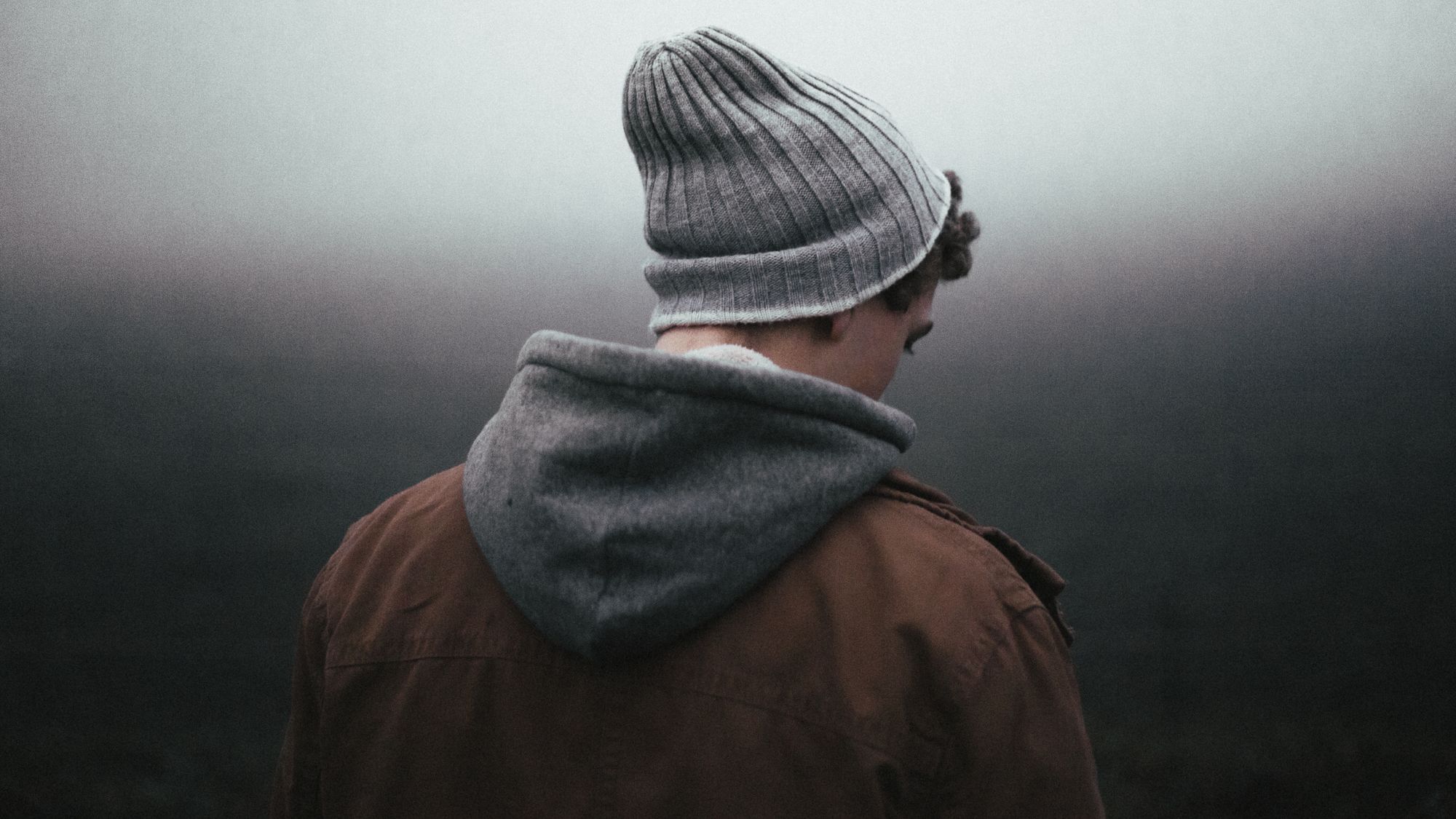 Warum unsere Winterjacken aus Plastik sind, obwohl deutsche Schäfer ihre Wolle wegschmeißen