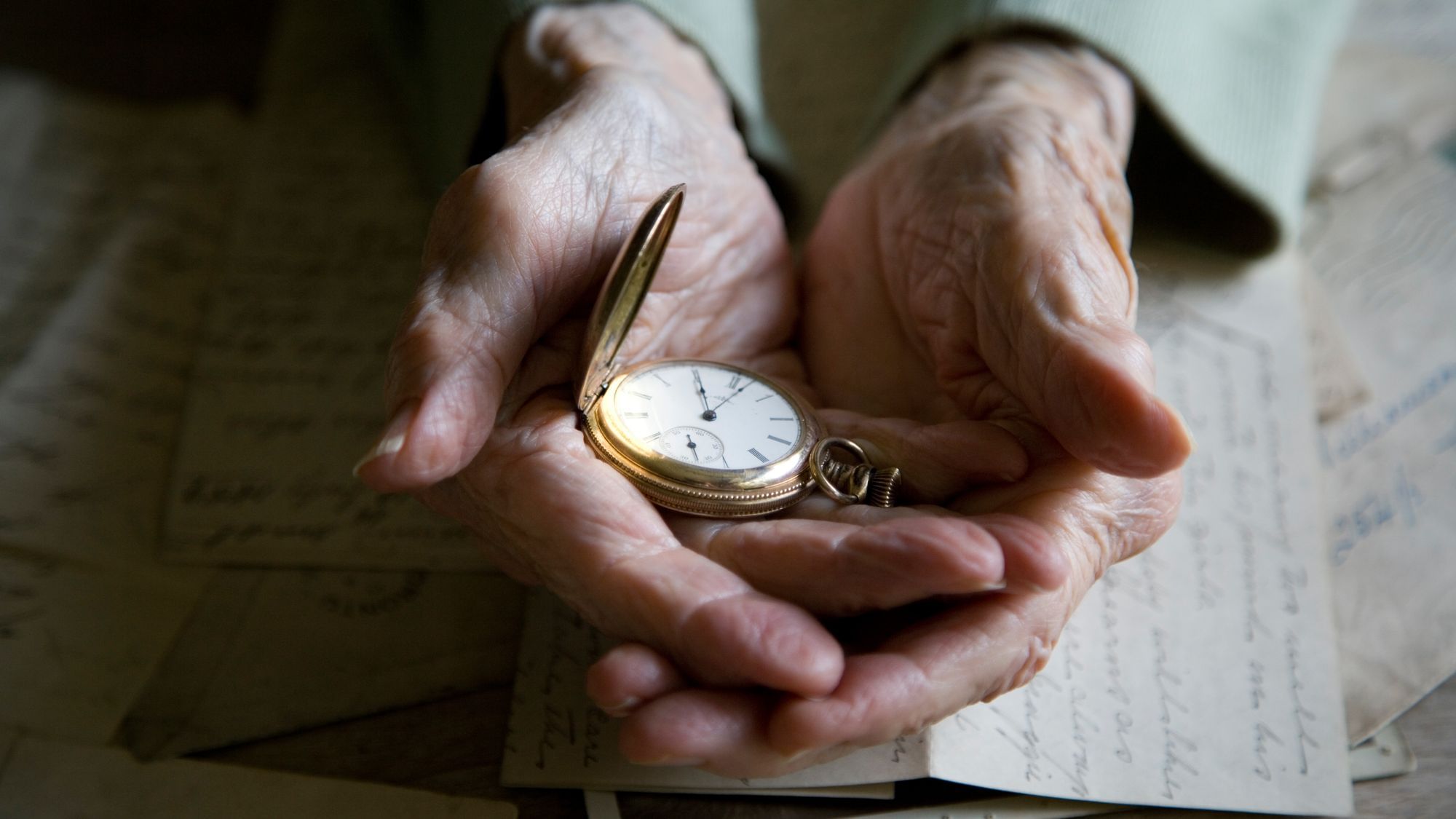 Wie du mit einem geliebten Menschen umgehen kannst, der Demenz hat