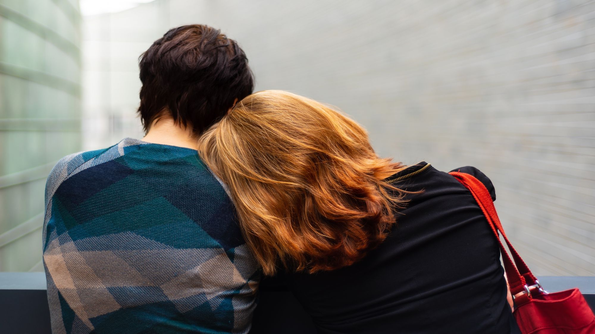 So hilfst du einem Freund, dem es schlecht geht