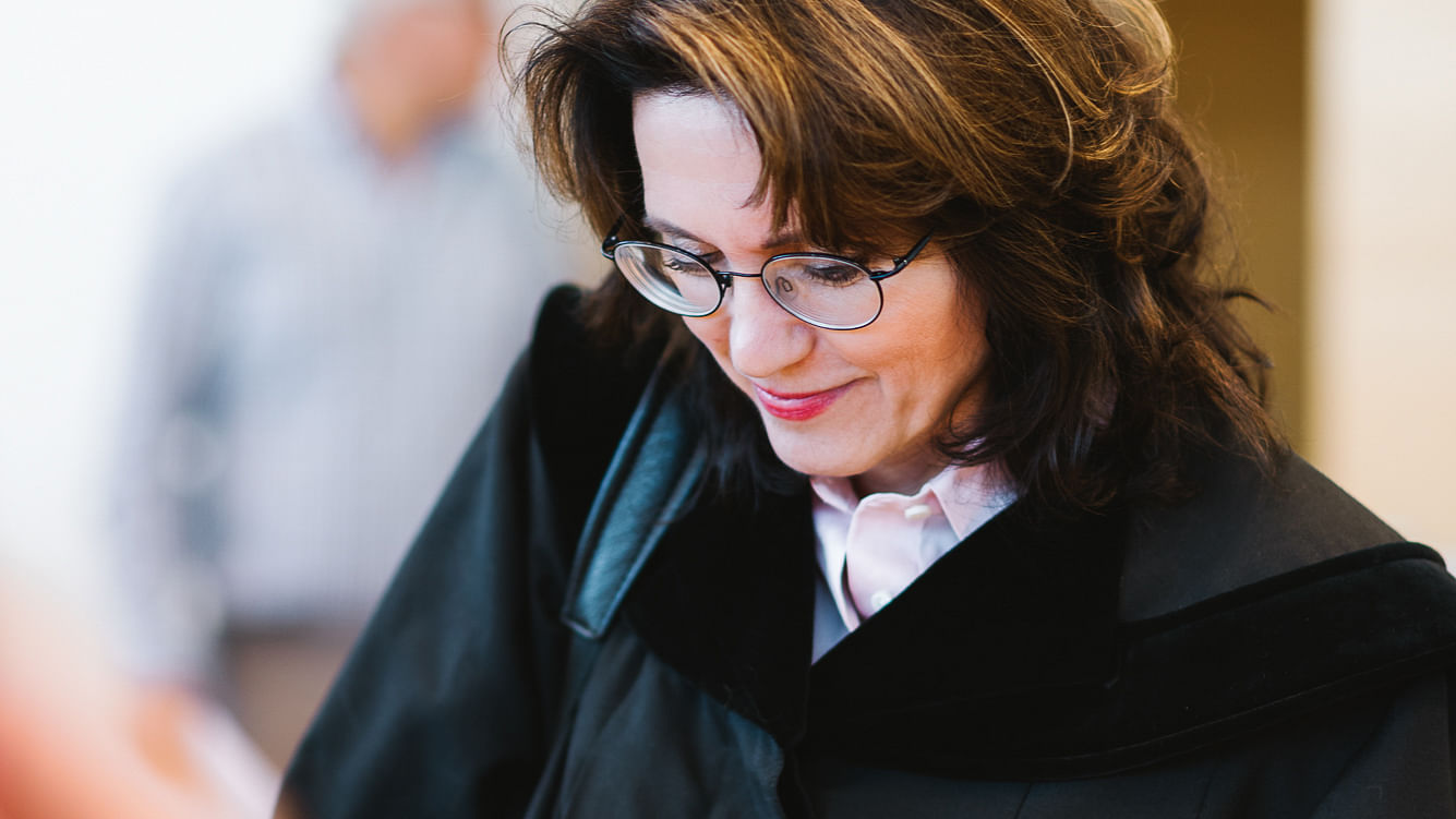 Astrid Wagner verteidigt freiwillig Mörder, Schläger und Vergewaltiger. Warum?