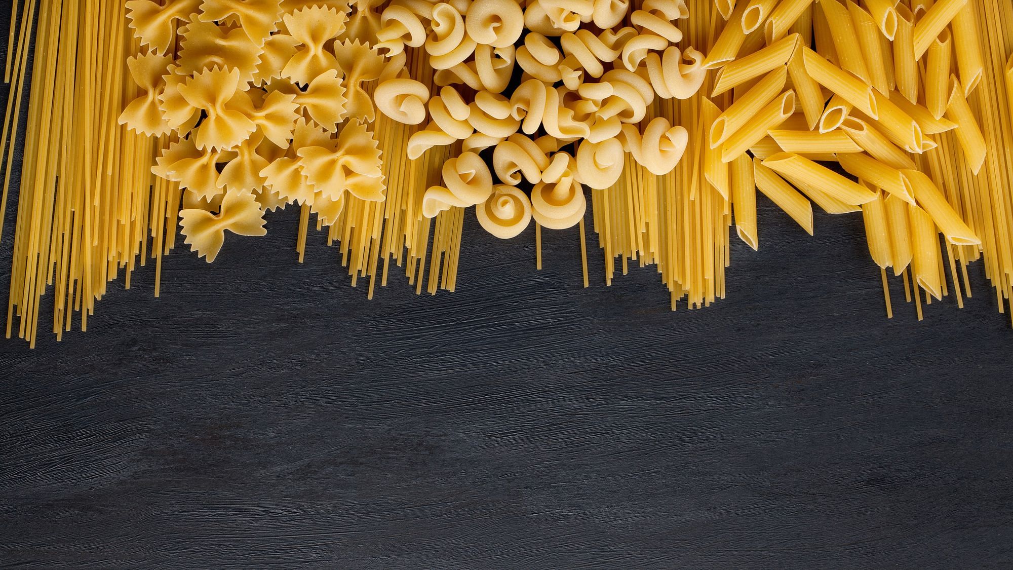 Eine Auswahl unteschiedlicher Pasta Sorten