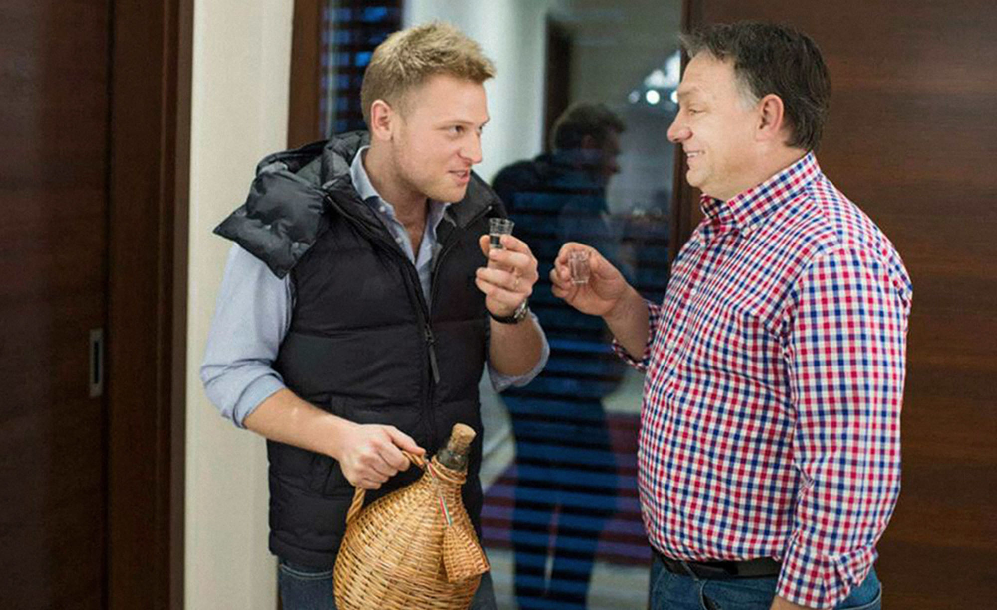 Wie westliche Steuerzahler die Geschäfte von Orbáns Vertrauten ankurbeln