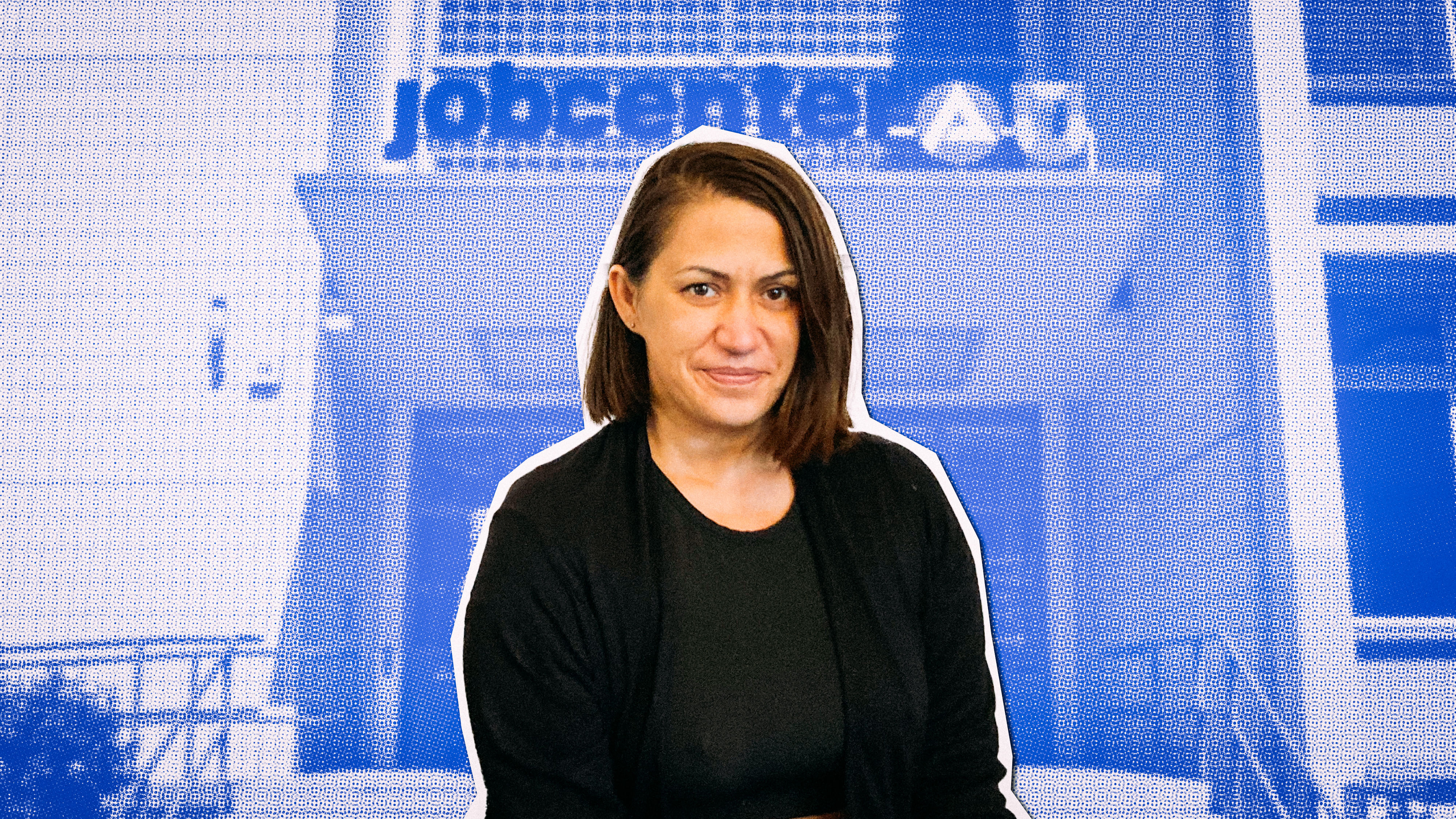 Collage: Eine dunkel gekleidete Frau vor einem Jobcenter.