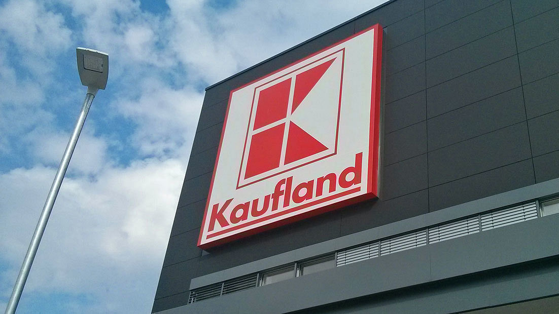 Mit allen Mitteln sichert sich die Discountkette Kaufland neue Standorte für ihre riesigen Märkte.