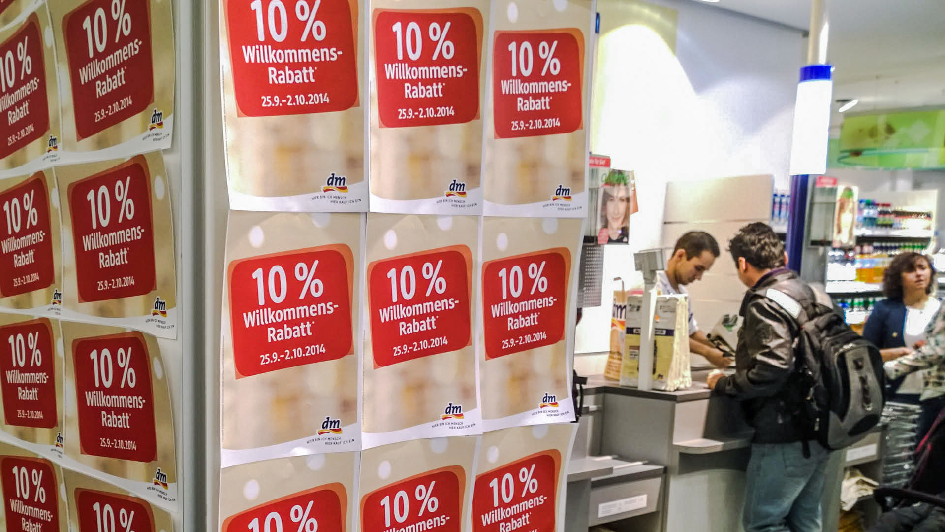 Bei Neueröffnungen gibt dm Kunden zehn Prozent Rabatt auf ihren Einkauf.