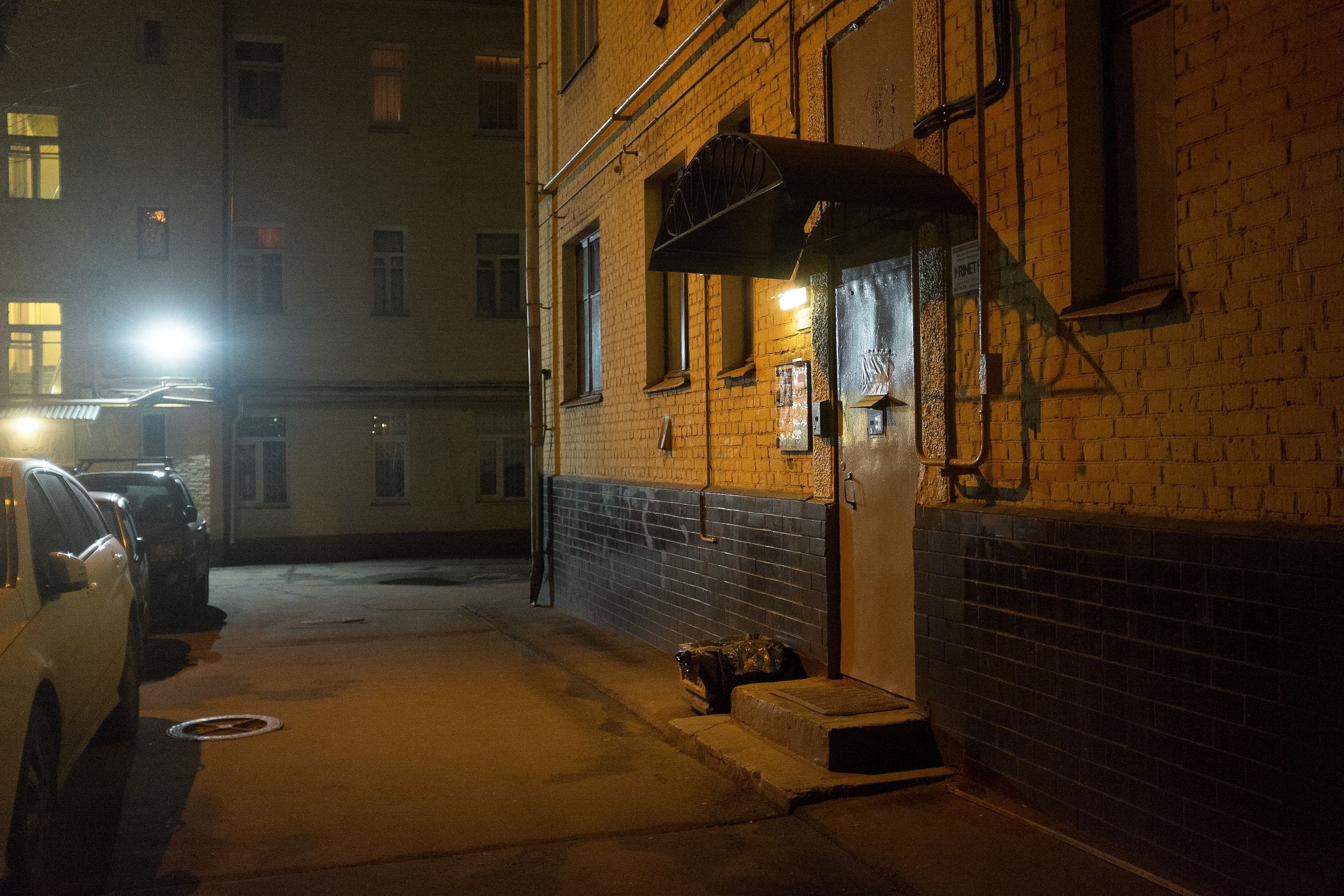 Wladislaw Listjew, Journalist. Erschossen am Abend des 1. März 1995 nahe seines Wohnhauses an der Nowokusnezkaja-Straße im Zentrum Moskaus. Nicht aufgeklärt.