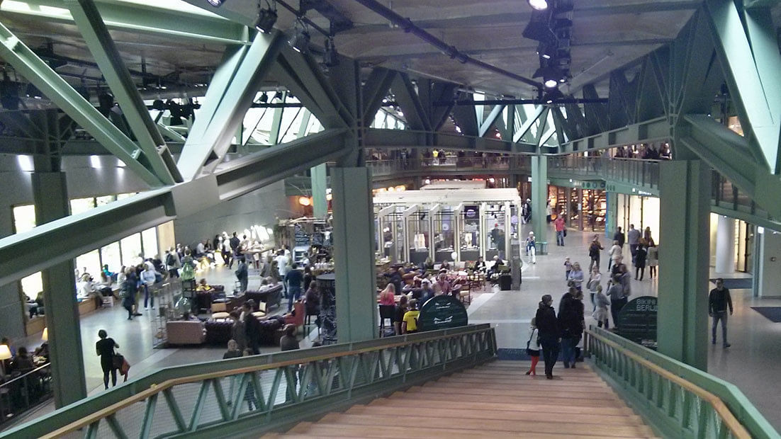 Ungewöhnliche Architektur? Jepp. Ungewöhnliche Läden? Jepp. Pavian-Nachbarn? Auch kein Problem. "Bikini Berlin" setzt auf Unterscheidung.