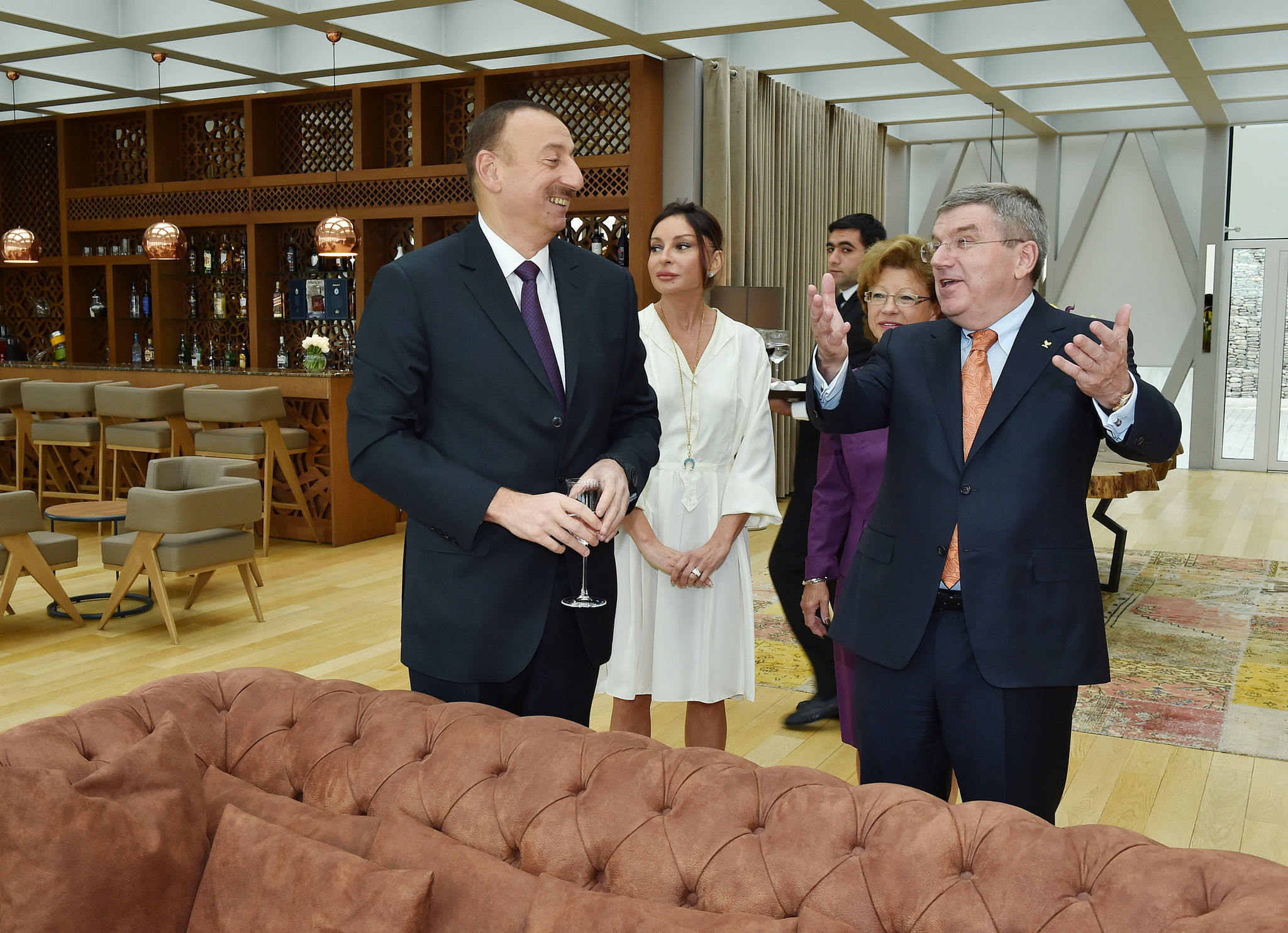 Olympias Präsidenten: IOC-Vorsteher Thomas Bach (r.) ist ein stets willkommener Gast in den gigantischen Sportpalästen des Ilham Alijew.