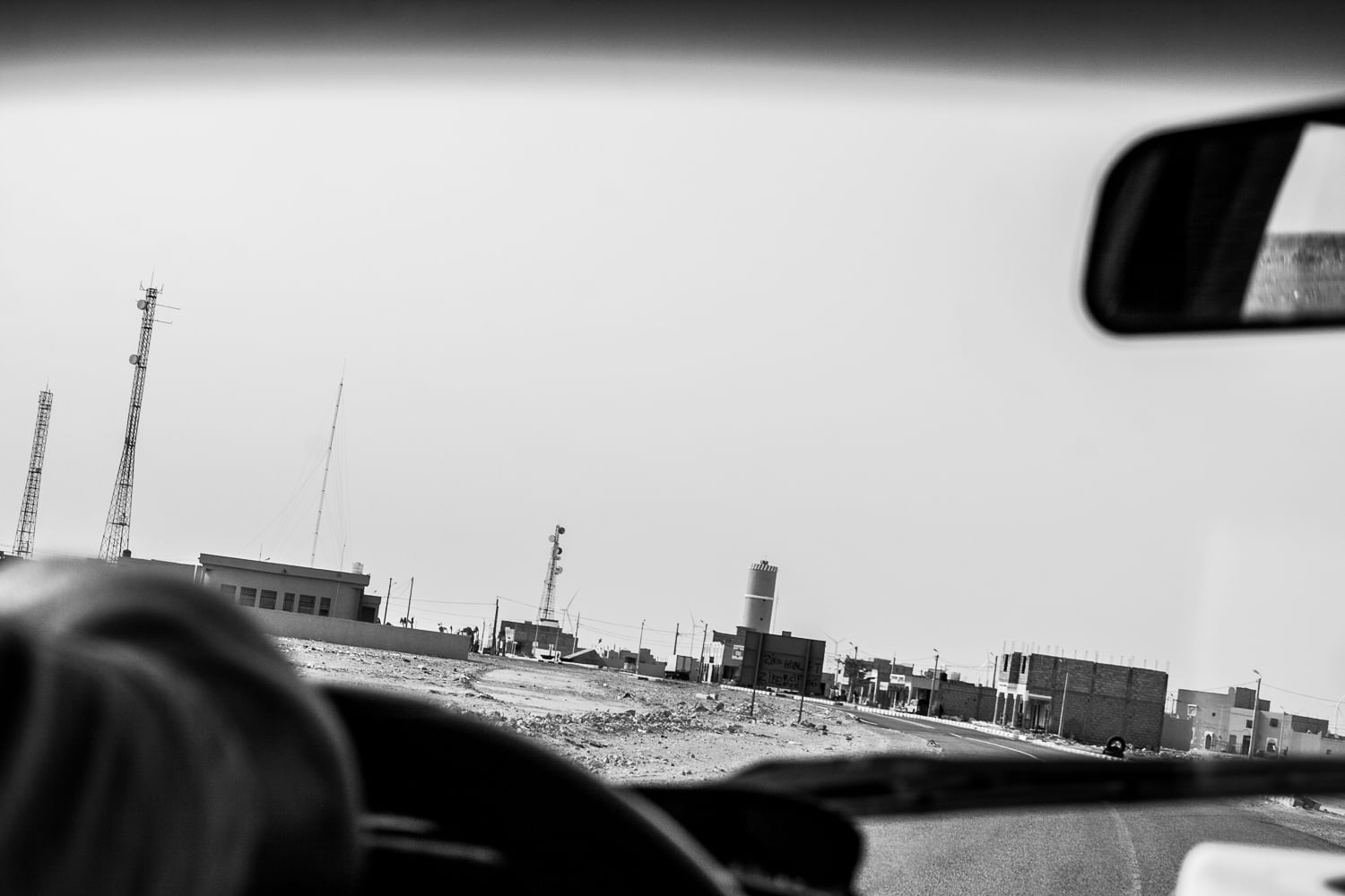Eine Stadt irgendwo zwischen Laayoune und Agadir. Das Foto habe ich aus dem fahrenden Taxi heraus aufgenommen.