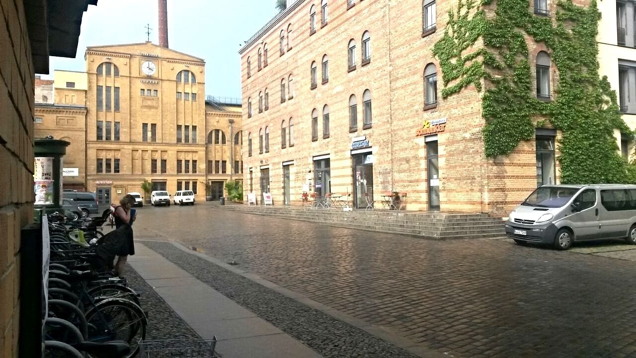 Am Eingang: Die Sonne ist zurück