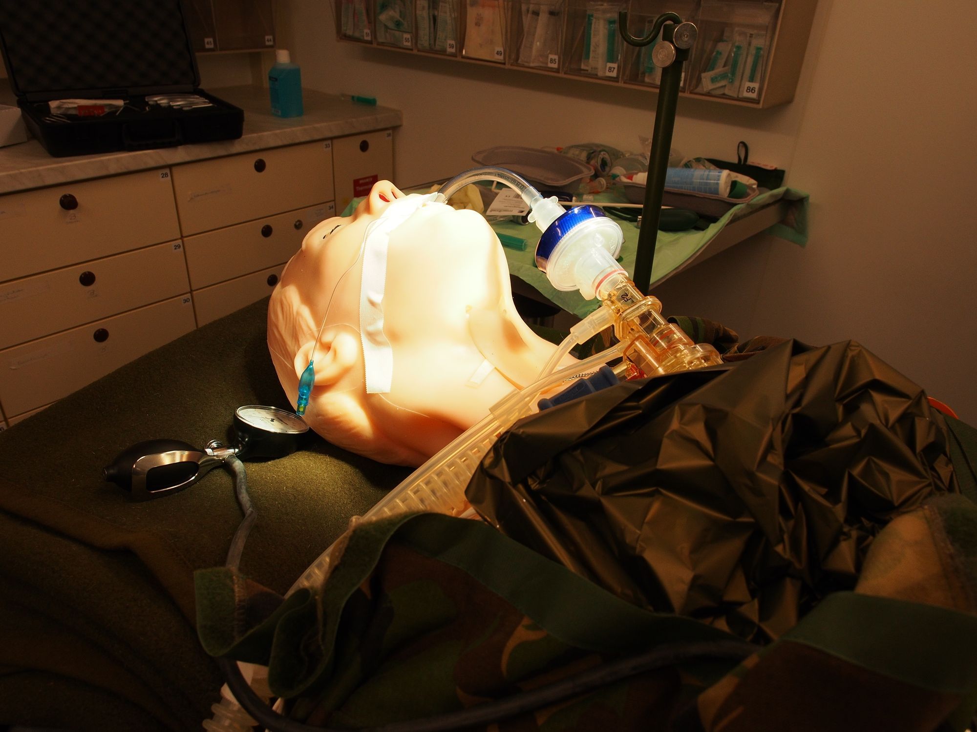 Ein Dummy zum Üben lebensrettender Maßnahmen in der Rettungsstation