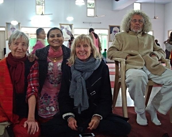 Christa Ritter, eine indische Freundin, Jutta Winkelmann und Rainer Langhans.