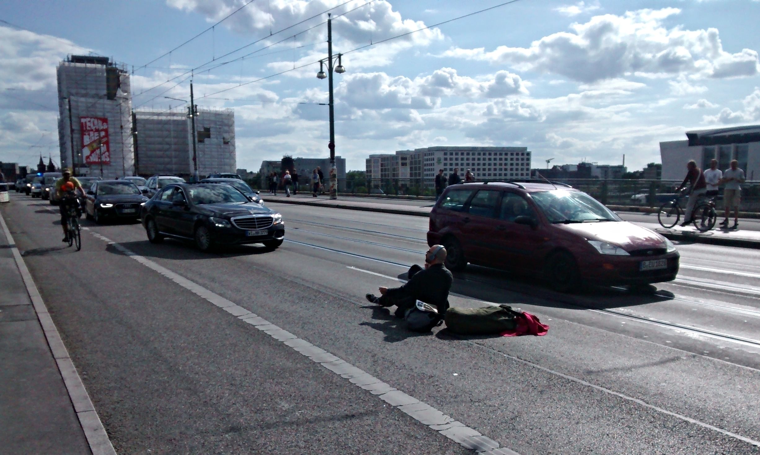 Warschauer Straße, im Hintergrund die Oberbaumbrücke
