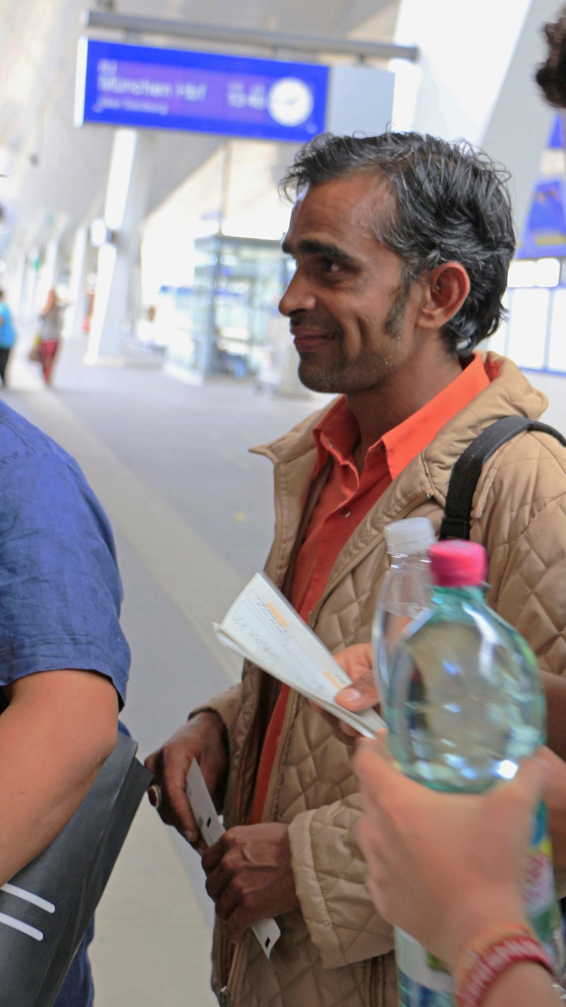 "Ich versuche nur, ein besseres Leben zu leben", sagt Amir Hussein Oscar, bevor er in den Zug nach München steigt