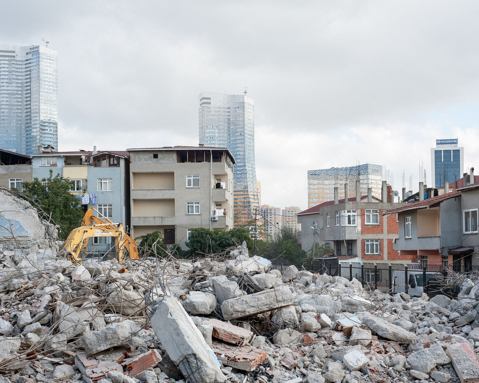 Die ersten Anzeichen: Bis auf wenige Ausnahmen haben die Bewohner von Ümraniye ihr Viertel bislang gegen die Expansionswucht des Finanzzentrums verteidigt.