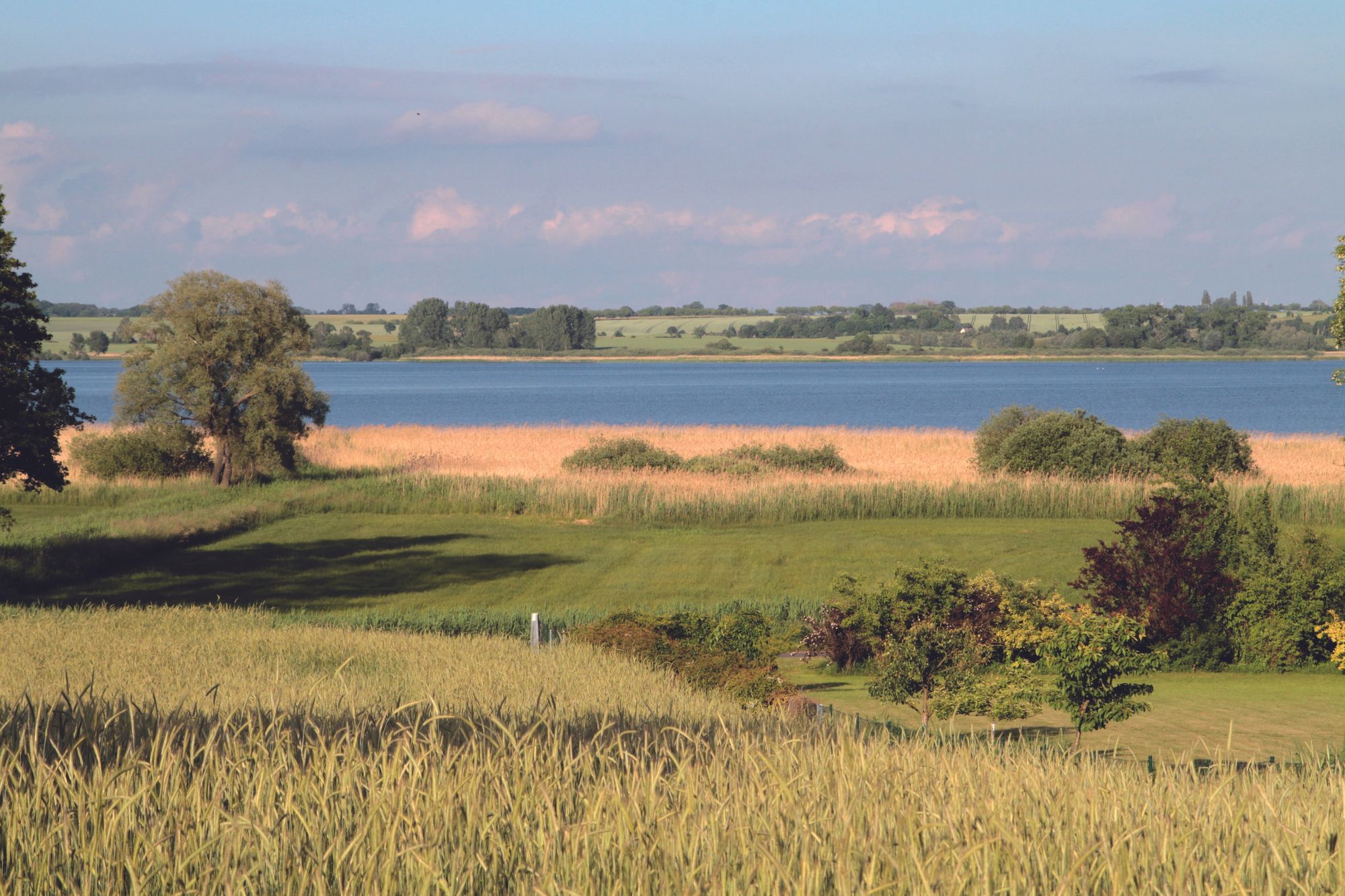 Eine Landschaft wie gemalt. Doch die bei Touristen äußerst beliebte Uckermark - hier ein Blick auf den Unteruckersee  - ist eine ausblutende Schönheit. 