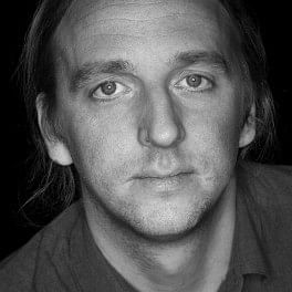 Autor Martin Schibbye arbeitet von Stockholm aus in der ganzen Welt. Während eines Einsatzes in Äthiopien im Jahr 2011 wurde er festgenommen und für 438 Tage ins Gefängnis gesteckt.