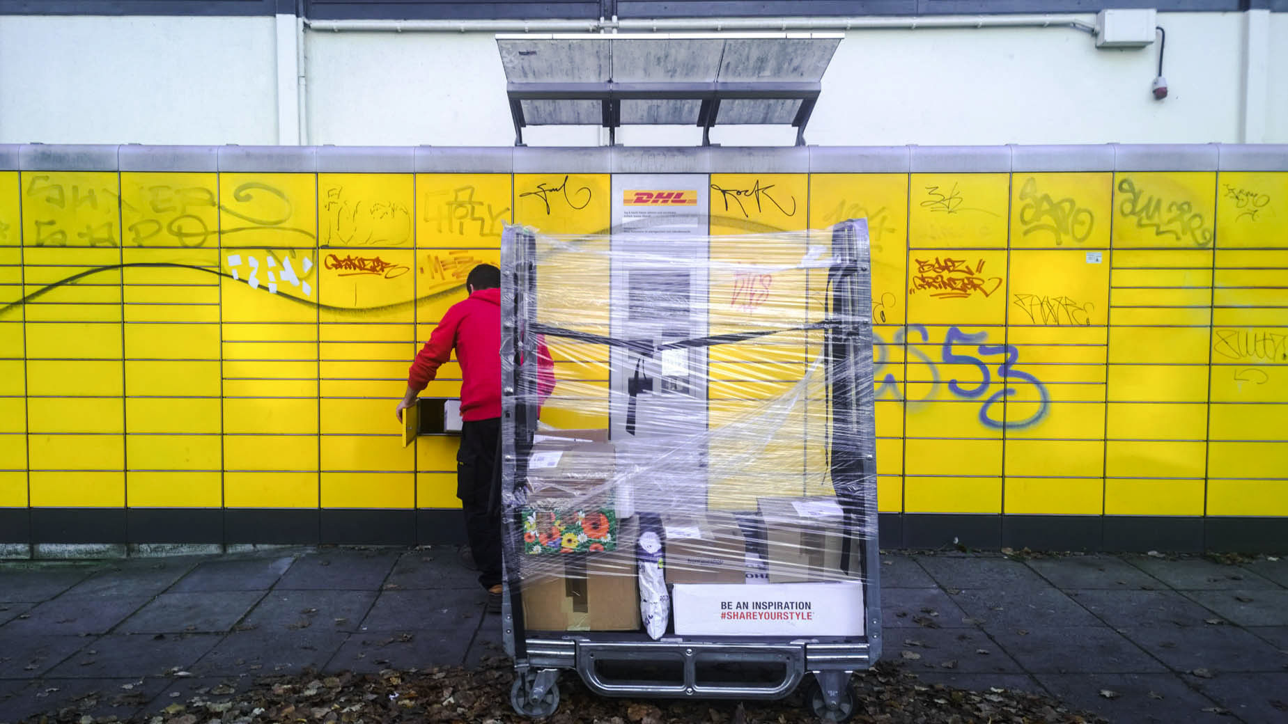 Packstation-Leerung in Berlin.