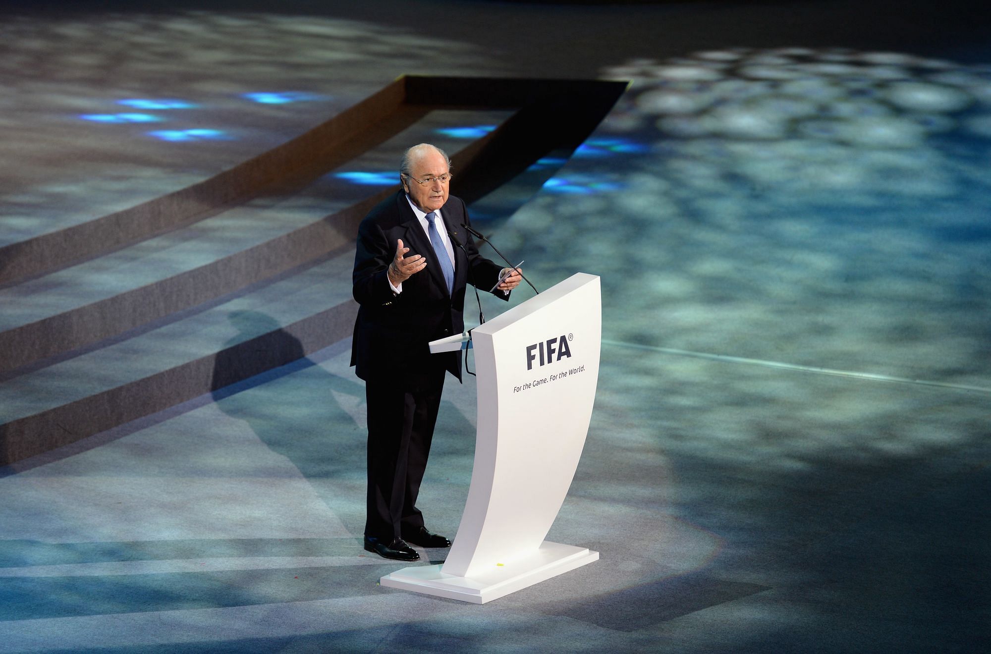Sepp Blatter, der Alleinherrscher der FIFA, ist heute ziemlich isoliert und darf nicht einmal zum Kongress, wo sein Nachfolger gewählt wird.