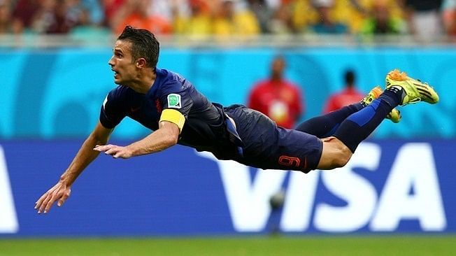Robin van Persie fliegt dem Torerfolg entgegen.