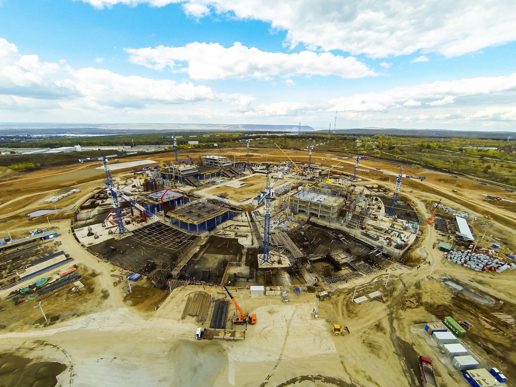 In zwei Jahren wird hier ein Viertelfinale der Fußballweltmeisterschaft gespielt werden. Noch ist das Stadion in der russischen Stadt Samara eine Baustelle.