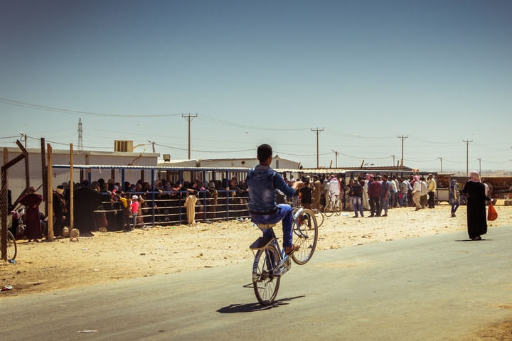 Seit über einem Jahr leben Mostafas Frau und seine vier Kinder im Zaatari-Flüchtlingscamp in Jordanien.