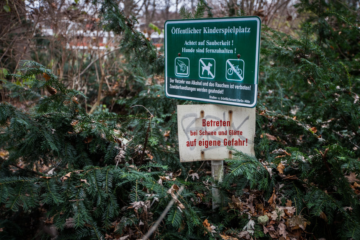 Direkt an diesem Spielplatz im Berliner Tiergarten ist der Schwulenstrich.