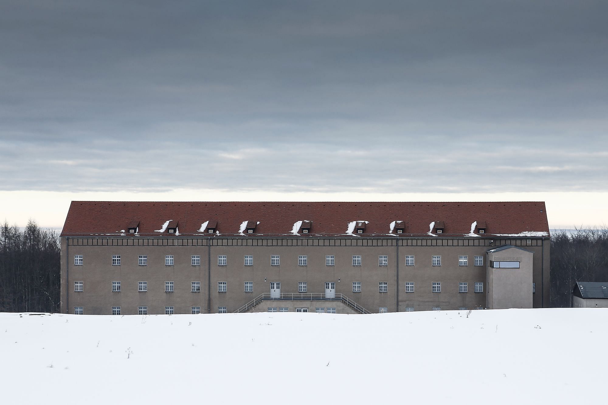 Nach der Befreiung durch die US-Armee übernahmen die Sowjets das Lager Buchenwald und führten es noch einige Jahre als Gefangenenlager weiter.