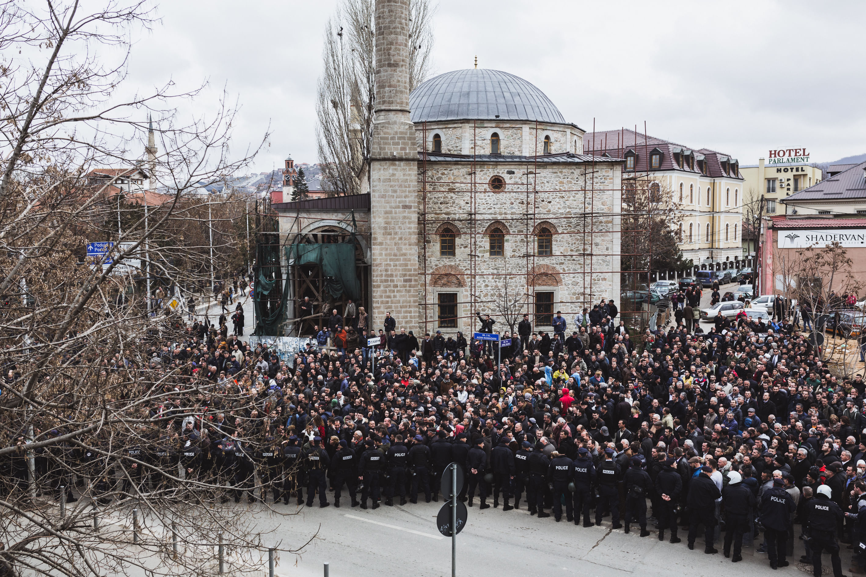 Proteste in Pristina gegen die Wahl des Präsidenten