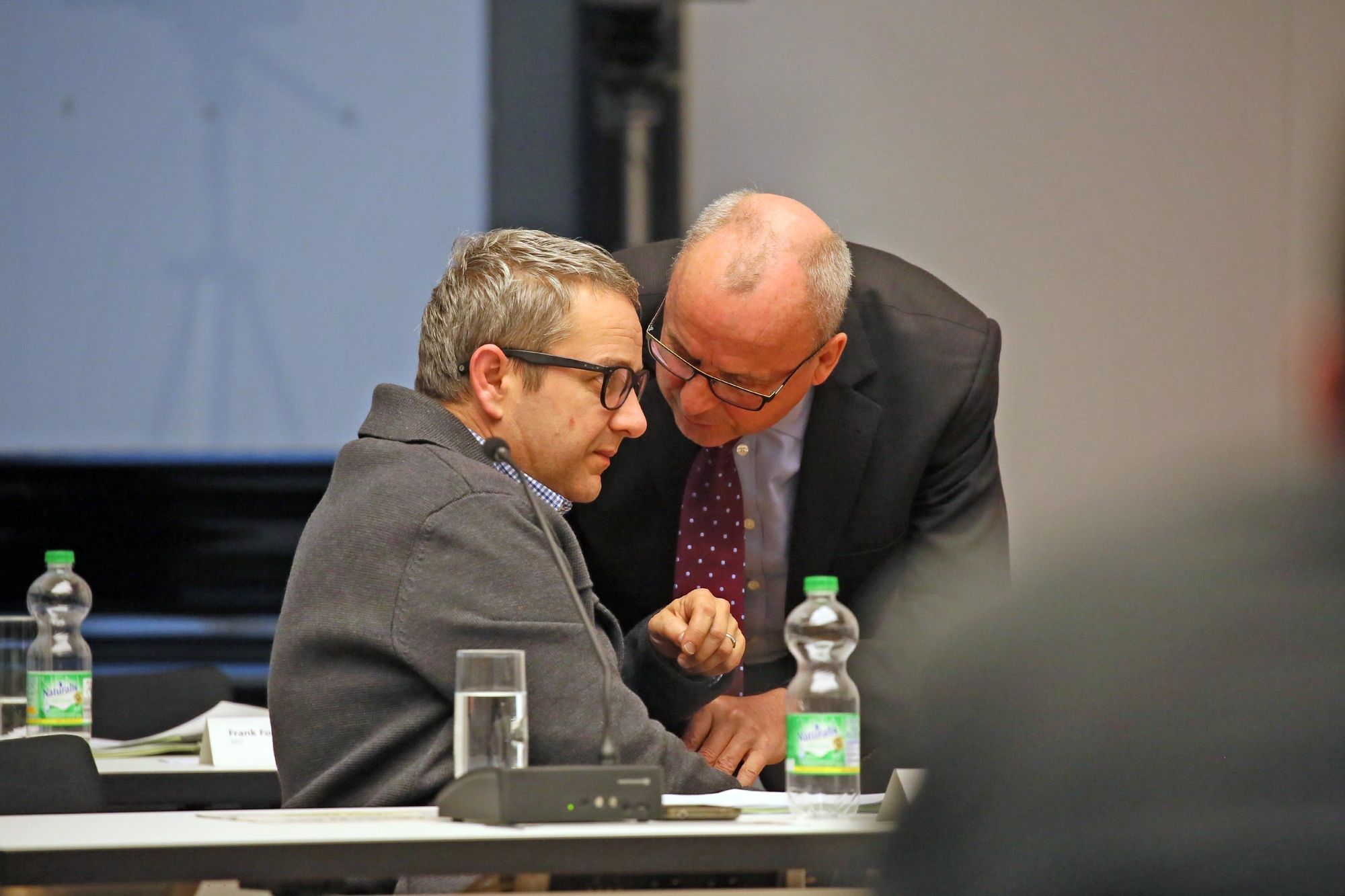 AfD-Politiker Sven Itzek (links) und Frank-Frieder Forberg im Zwickauer Rathaus.