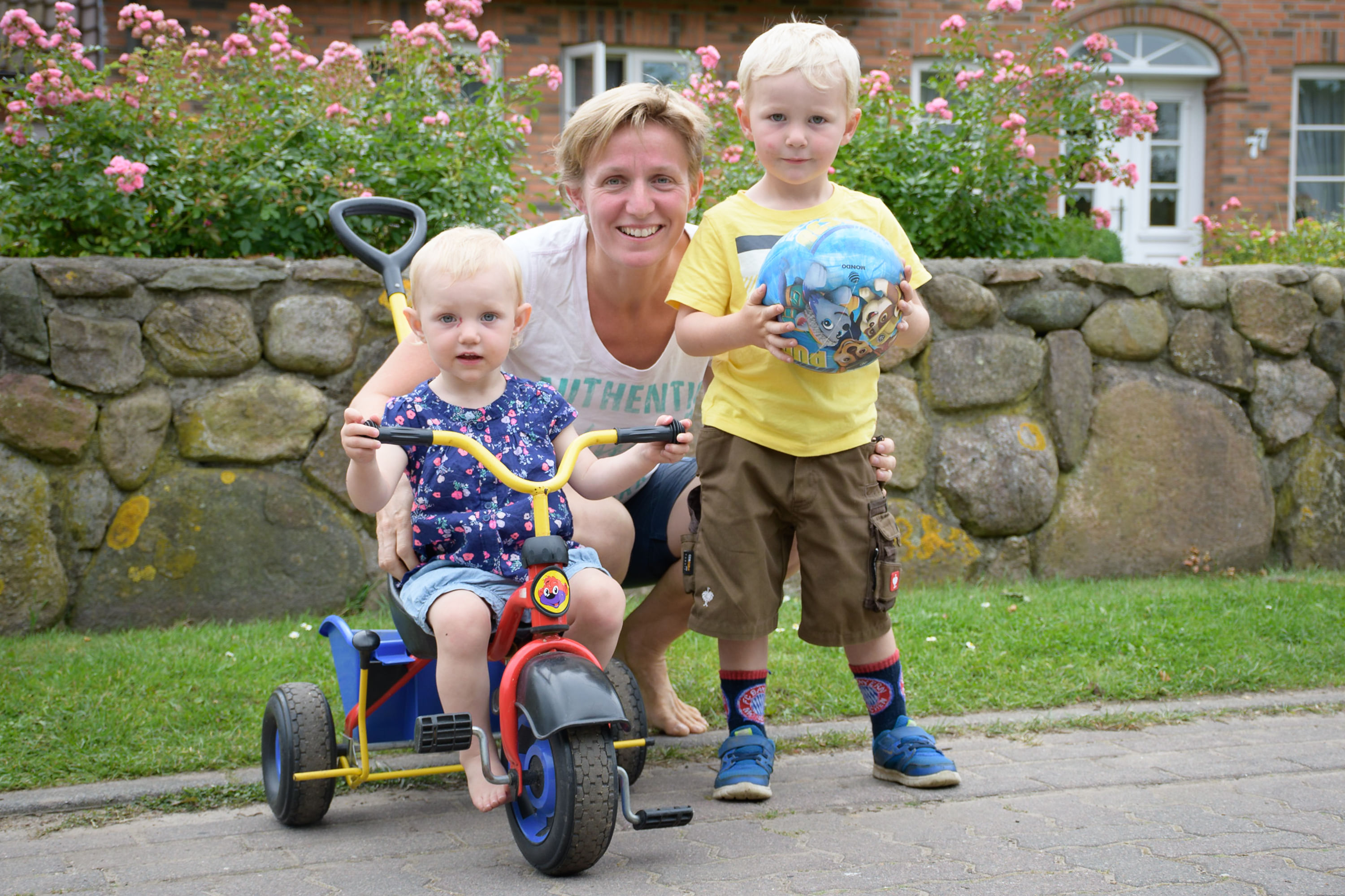 Inga Lüllmann mit ihren Kindern Tilda und Marten