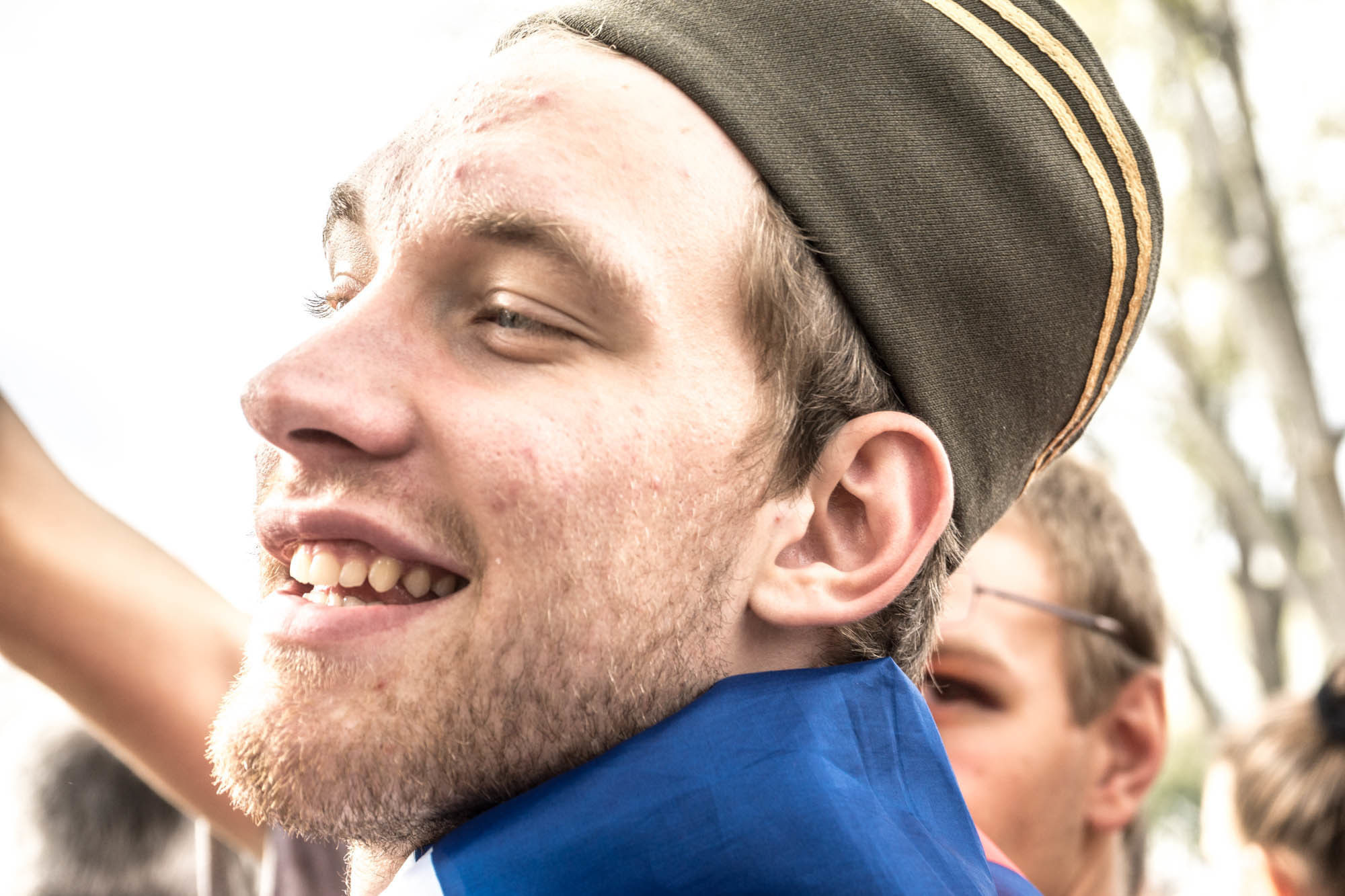 Glückliche serbische Patrioten