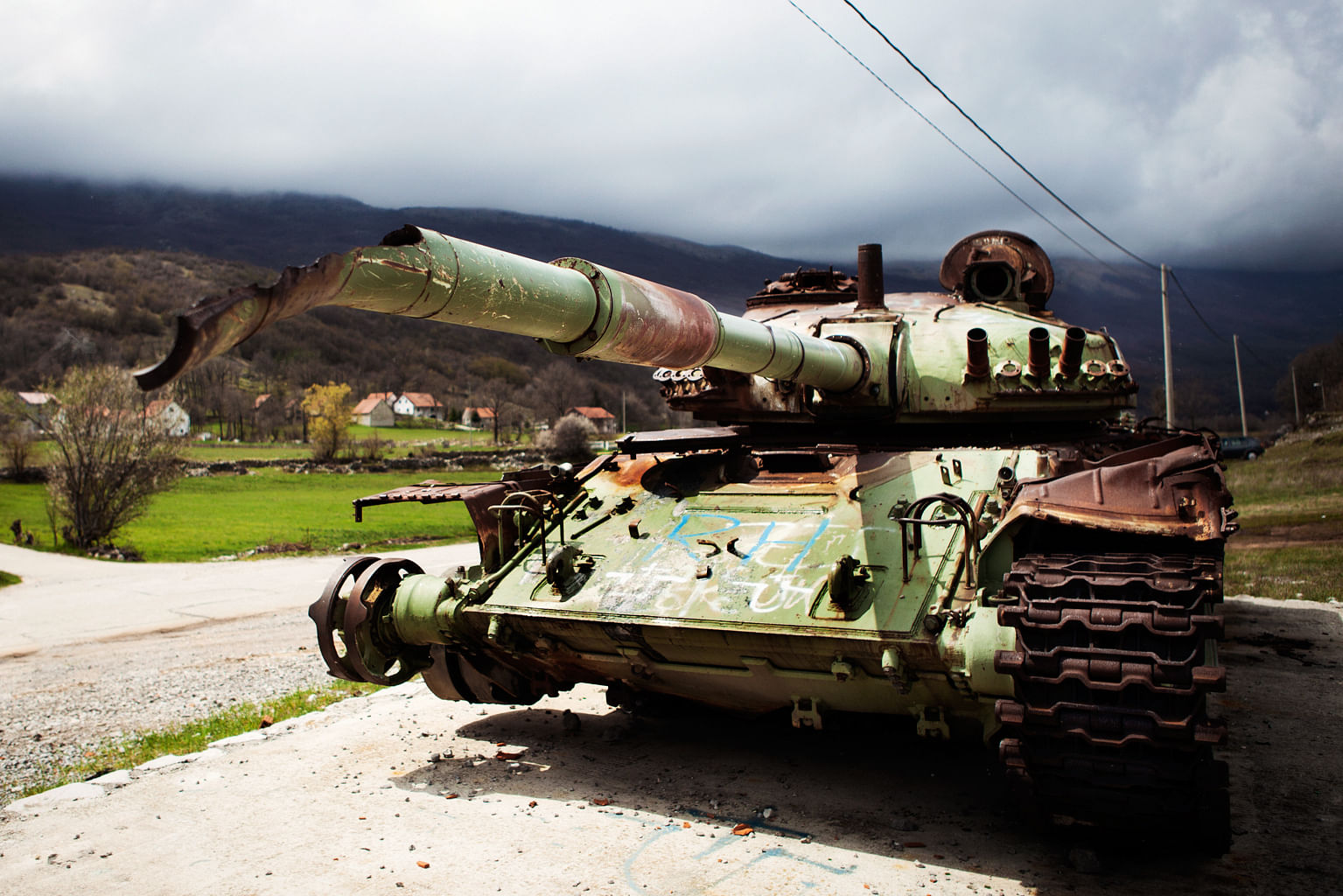 Am 23. April 1992 in Rujani/Livno von Kroaten zerstörter T-84-Panzer