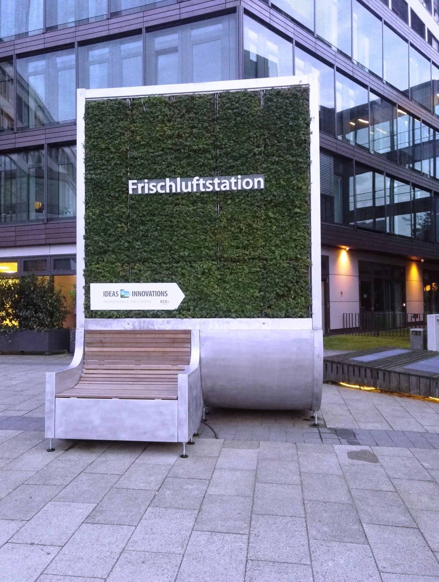 Ein "City Tree" im Einsatz in Hamburg.