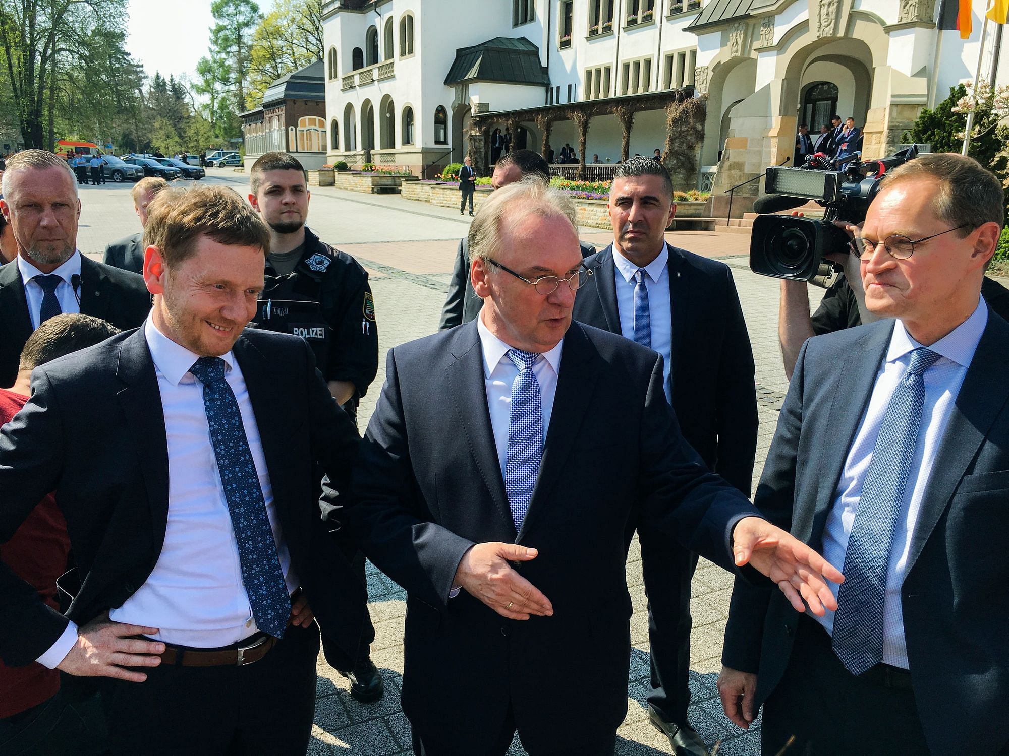 Drei Länderchefs: Kretschmer (Sachsen), Haseloff (Sachsen-Anhalt), Müller (Berlin)