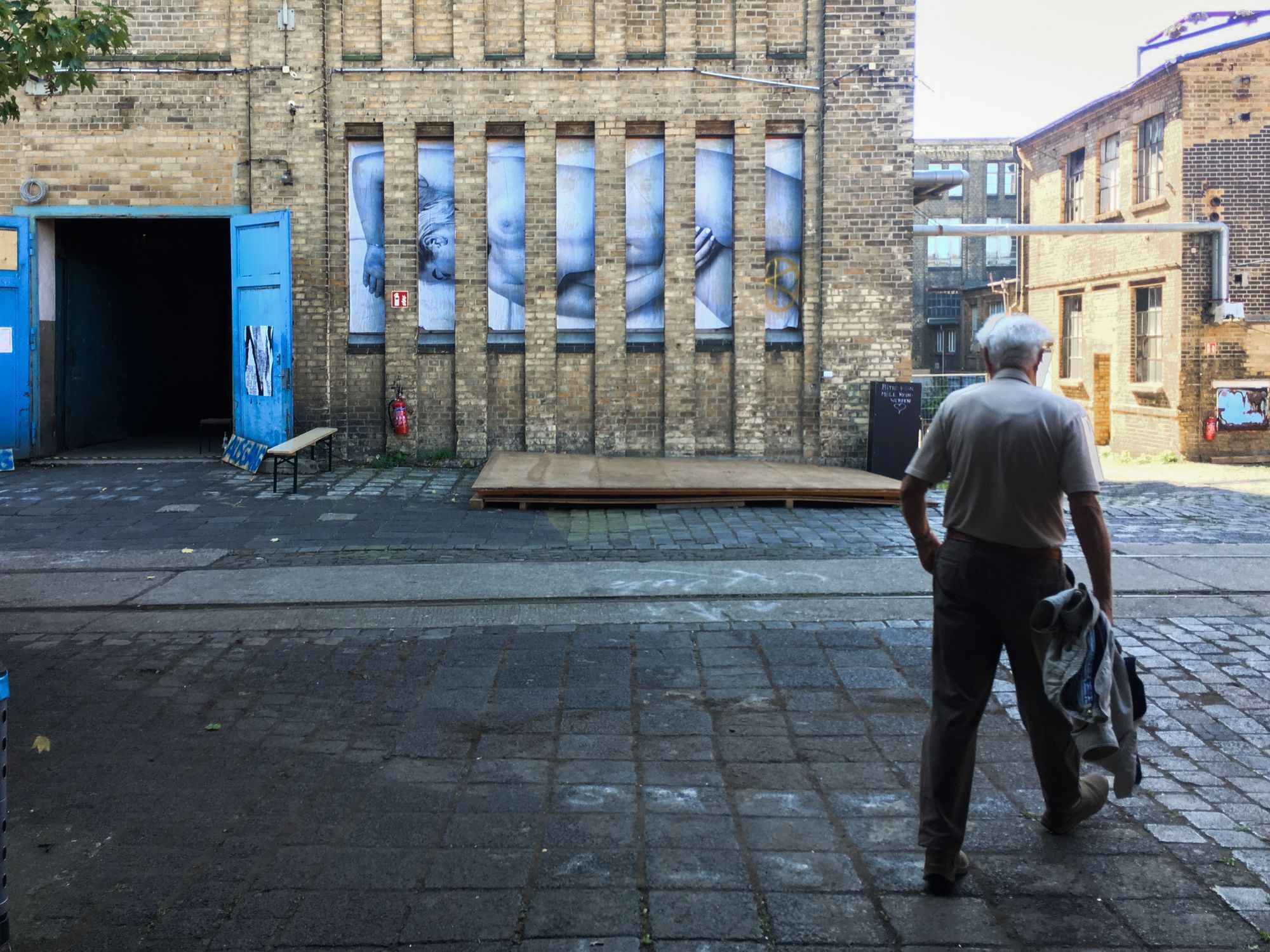 Ein Graffiti-Festival auf einem alten Industriegelände. Zu Besuch kommen aber nicht nur hippe Kunstfans – sondern auch die ehemaligen Arbeiter der Pittlerwerke.