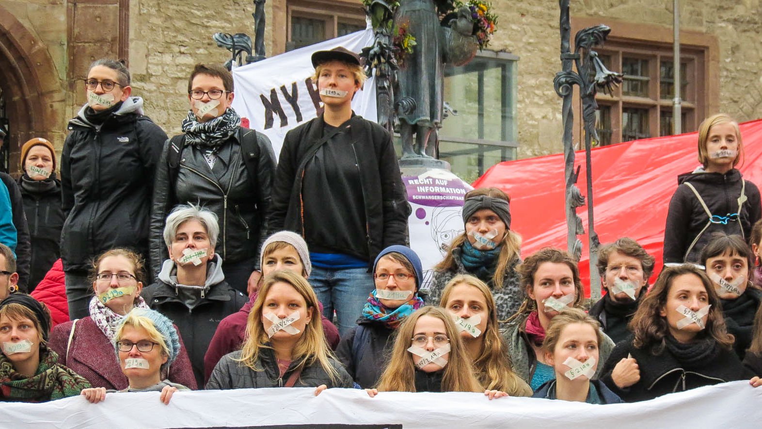 Genug geredet: Aktivistinnen am Rande des ersten bundesweiten Frauen*streik-Treffens