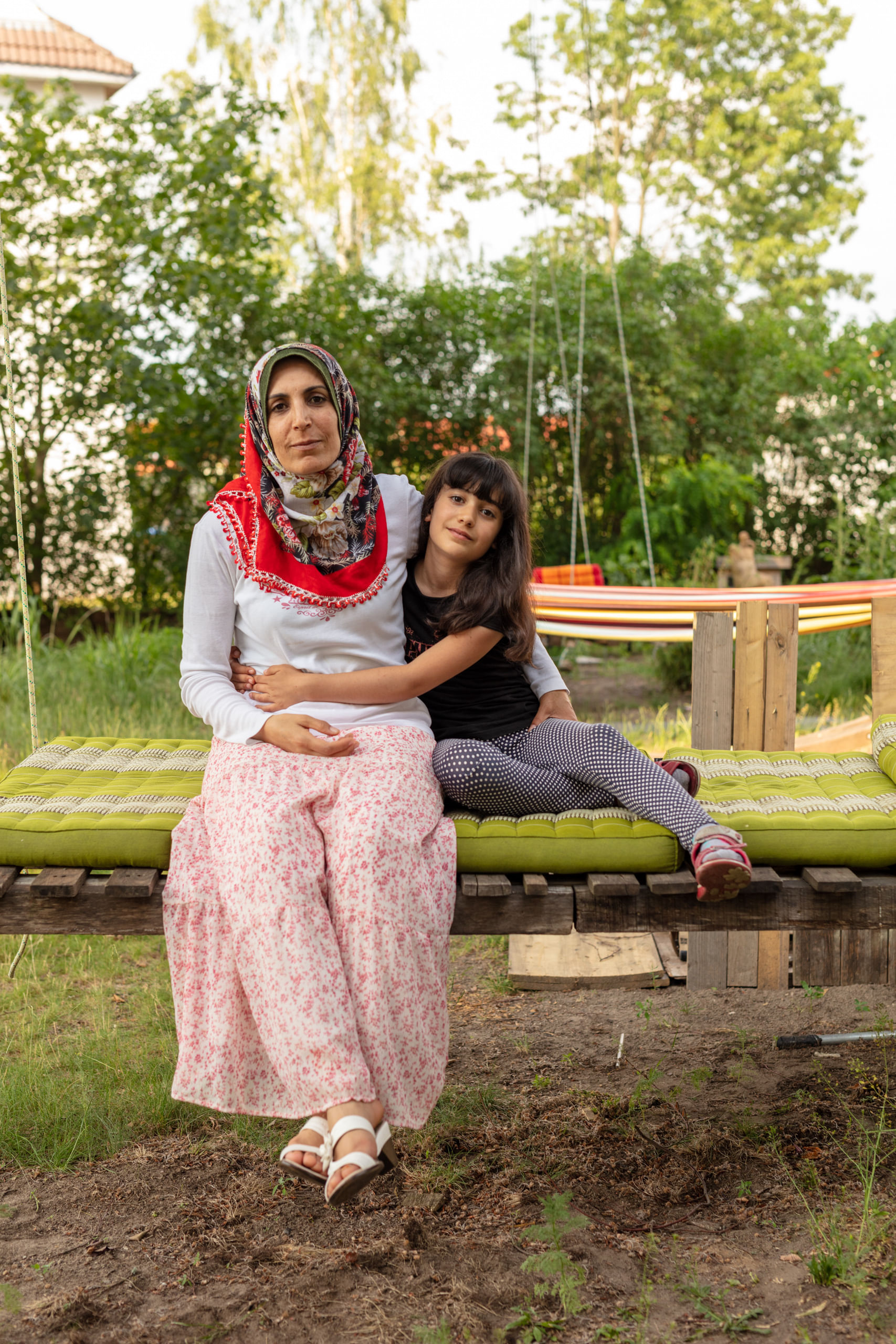 Halima und Riham, ihre jüngste Tochter. Halimas Schwester sitzt derzeit in der Türkei fest.