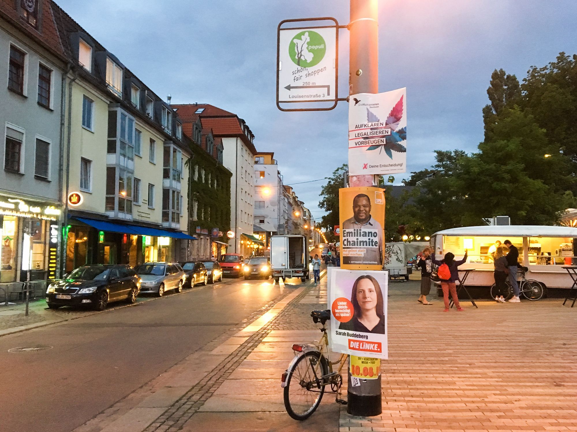 AfD und CDU Plakate gibt es hier nicht zu sehen - dafür werben die Humanisten.