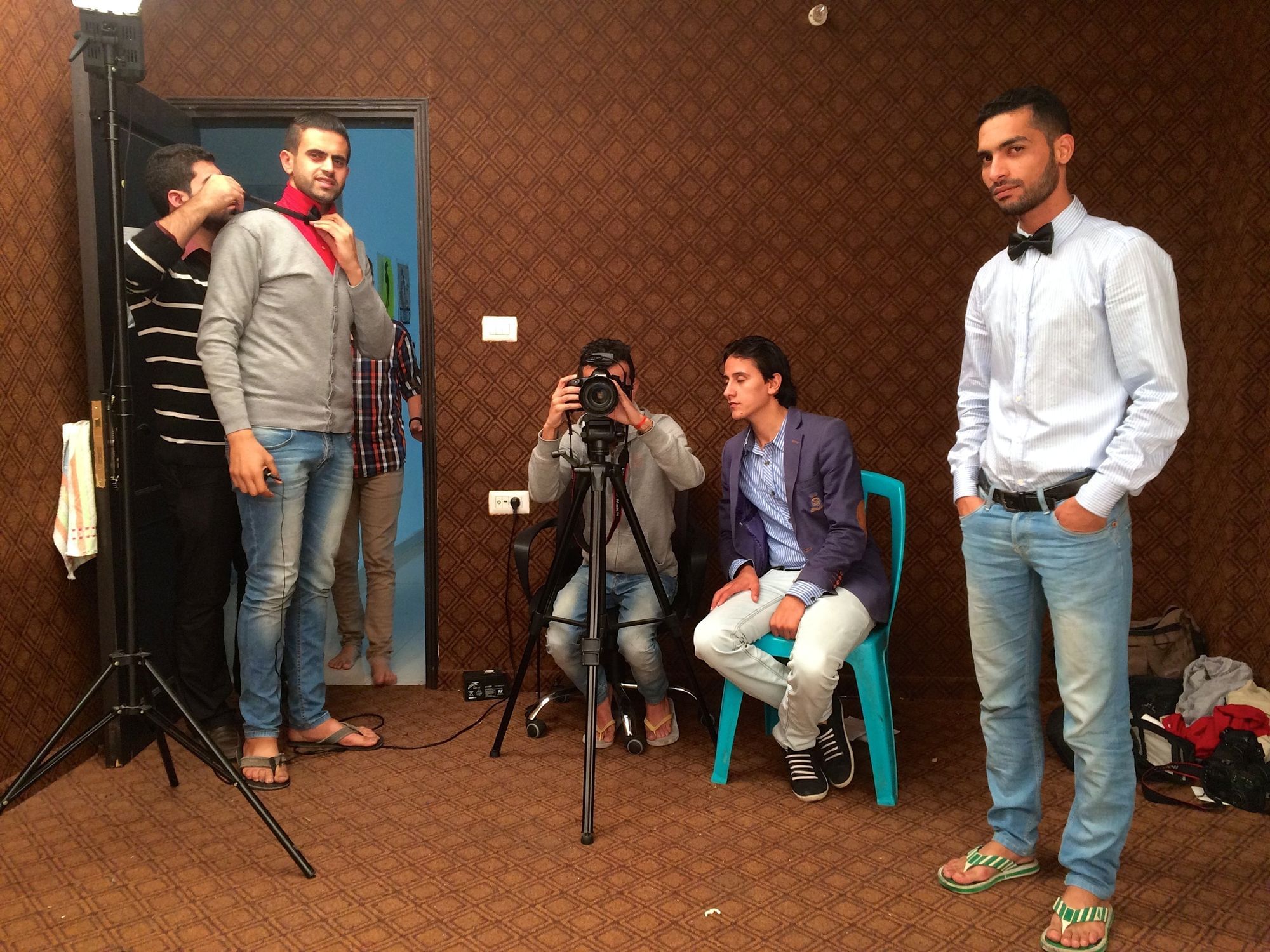 Mahmud Zuaiter, Thaer Moner, Ibrahim und Hescham Adnan in ihrem selbstgebauten Studio