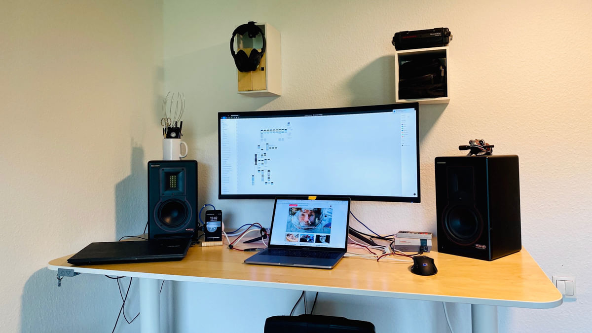 Saschas Arbeitsplatz im Homeoffice