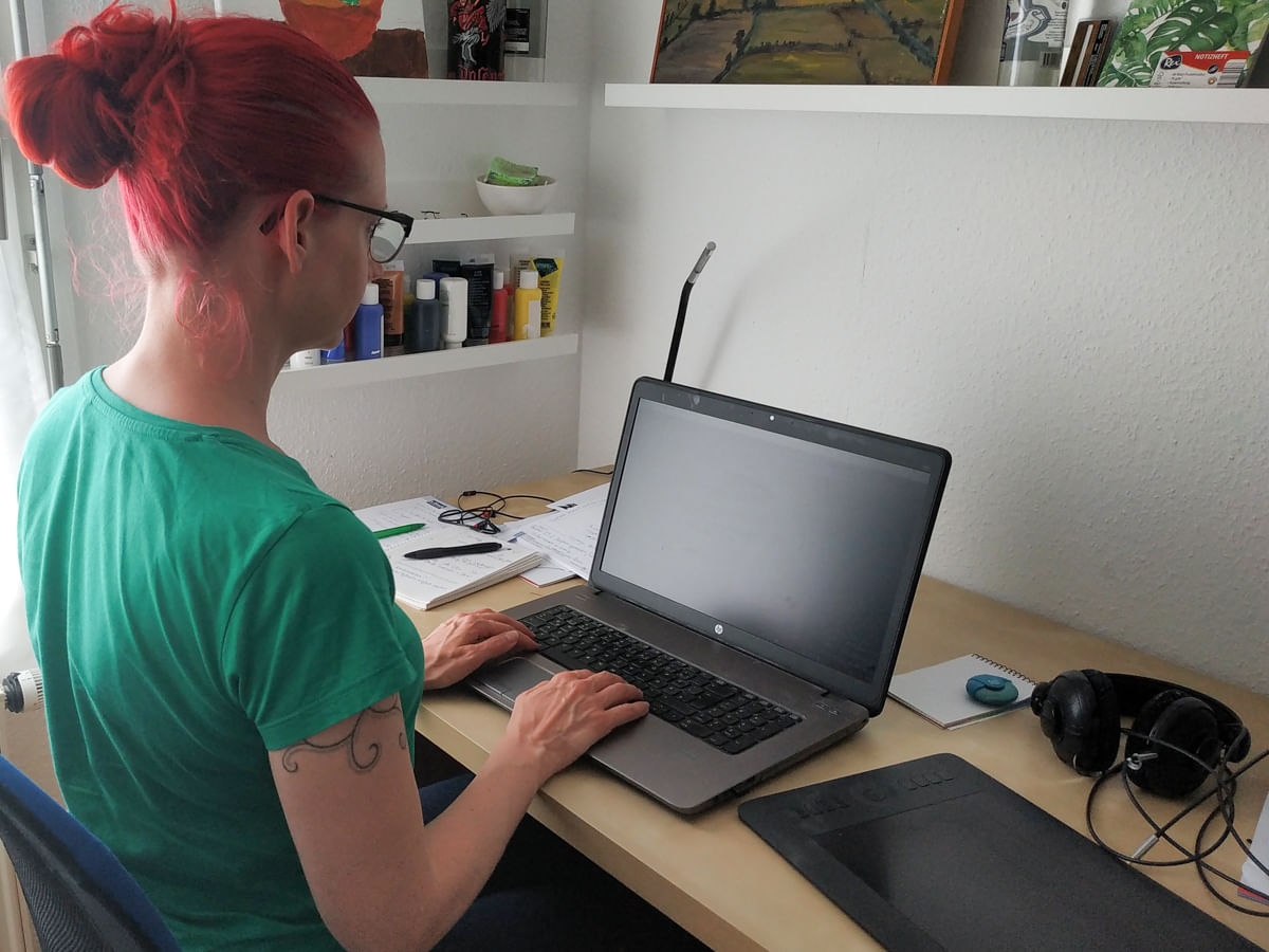 Katrin im Homeoffice
