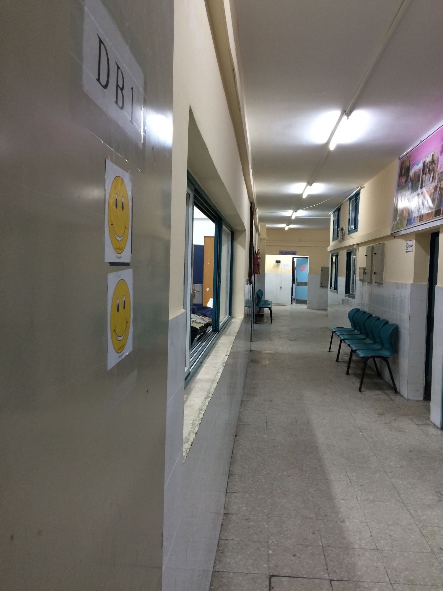Überall in den Gängen des Schifa-Krankenhauses kleben Abdallahs Smiley-Sticker