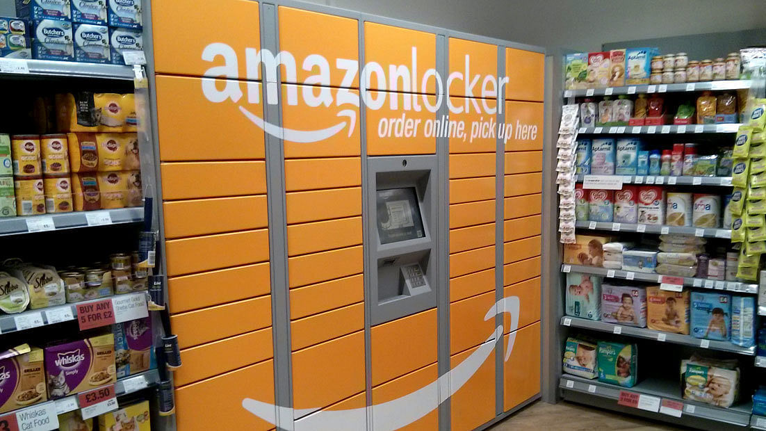 "Amazon Locker" in einer Filiale der britischen Supermarktkette The Co-Operative in London.