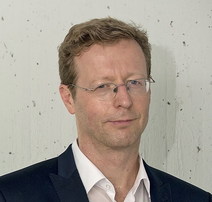 Wir sehen ein Porträt von Martin Kaufhold
