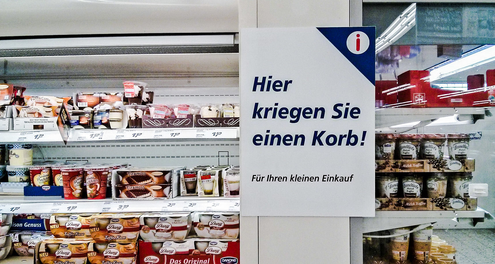 Galgenhumor im Einkaufshangar: "Hier kriegen Sie einen Korb!"